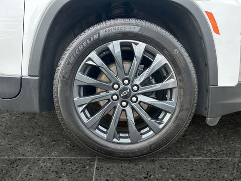 Used 2023 Chevrolet Traverse RS image 9