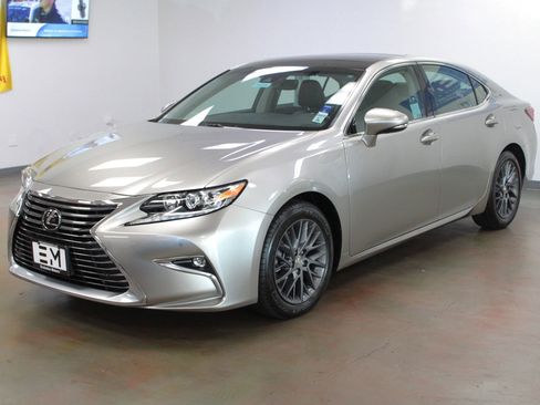 Used 2018 Lexus ES 350 image 4