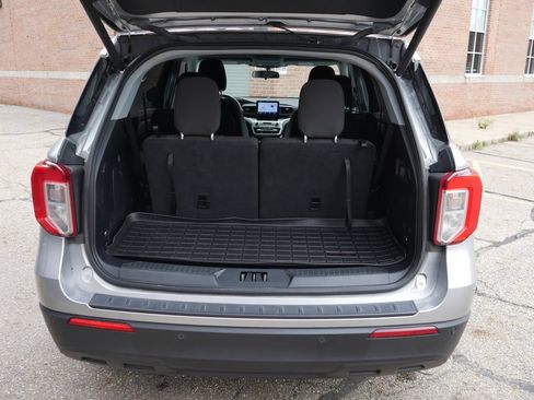 Used 2021 Ford Explorer XLT AWD/4WD image 6