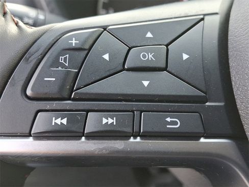 Used 2025 Nissan Sentra SR image 21