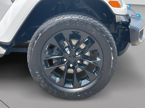 Certified 2021 Jeep Wrangler Unlimited Sahara w/ Cold Weather Group AWD/4WD image 9