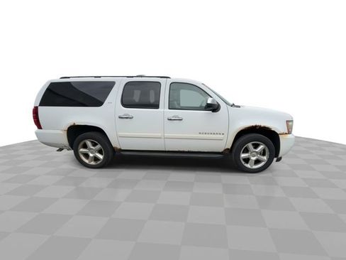 Used 2008 Chevrolet Suburban LTZ w/ LTZ Preferred Equipment Group AWD/4WD image 9