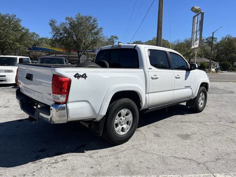 Used 2017 Toyota Tacoma SR5 image 6