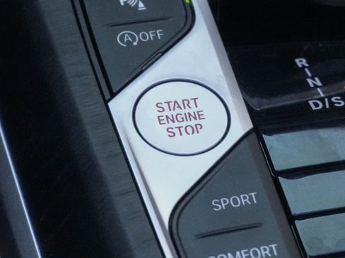 Certified 2024 BMW 330i Sedan w/ Premium Package image 27