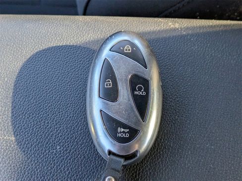 Certified 2025 Hyundai Elantra Sport image 28