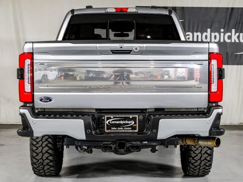 Used 2024 Ford F250 Platinum AWD/4WD image 9