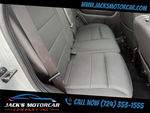 Used 2010 Ford Escape XLT image 16