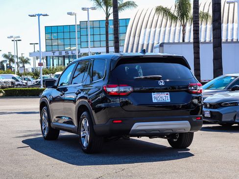 Certified 2025 Honda Pilot EX-L image 4