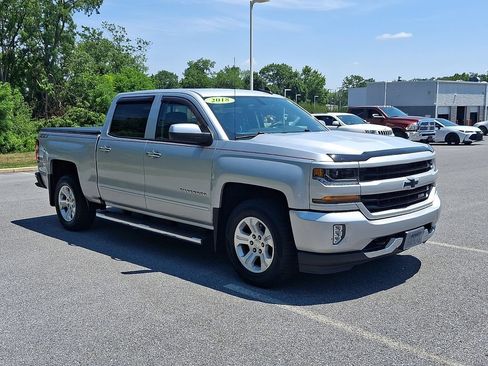 Used 2018 Chevrolet Silverado 1500 LT w/ All Star Edition AWD/4WD image 3