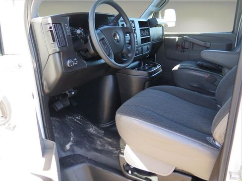 Used 2024 Chevrolet Express 2500 w/ Driver Convenience Package RWD image 8