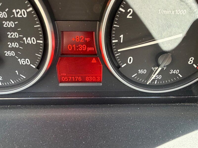 Used 2011 BMW 335i xDrive Sedan AWD/4WD image 22