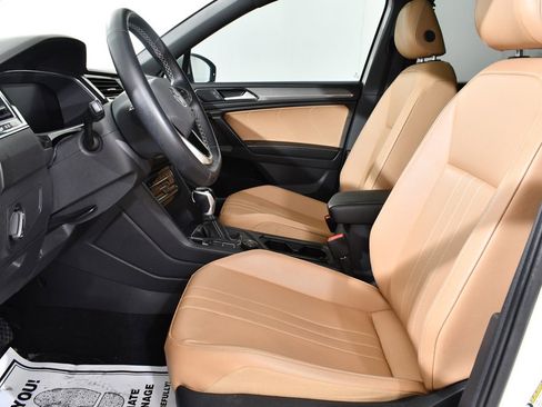 Used 2022 Volkswagen Tiguan SE image 6