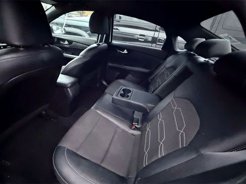 Used 2023 Kia Forte GT-Line w/ GT-Line Premium Package image 9