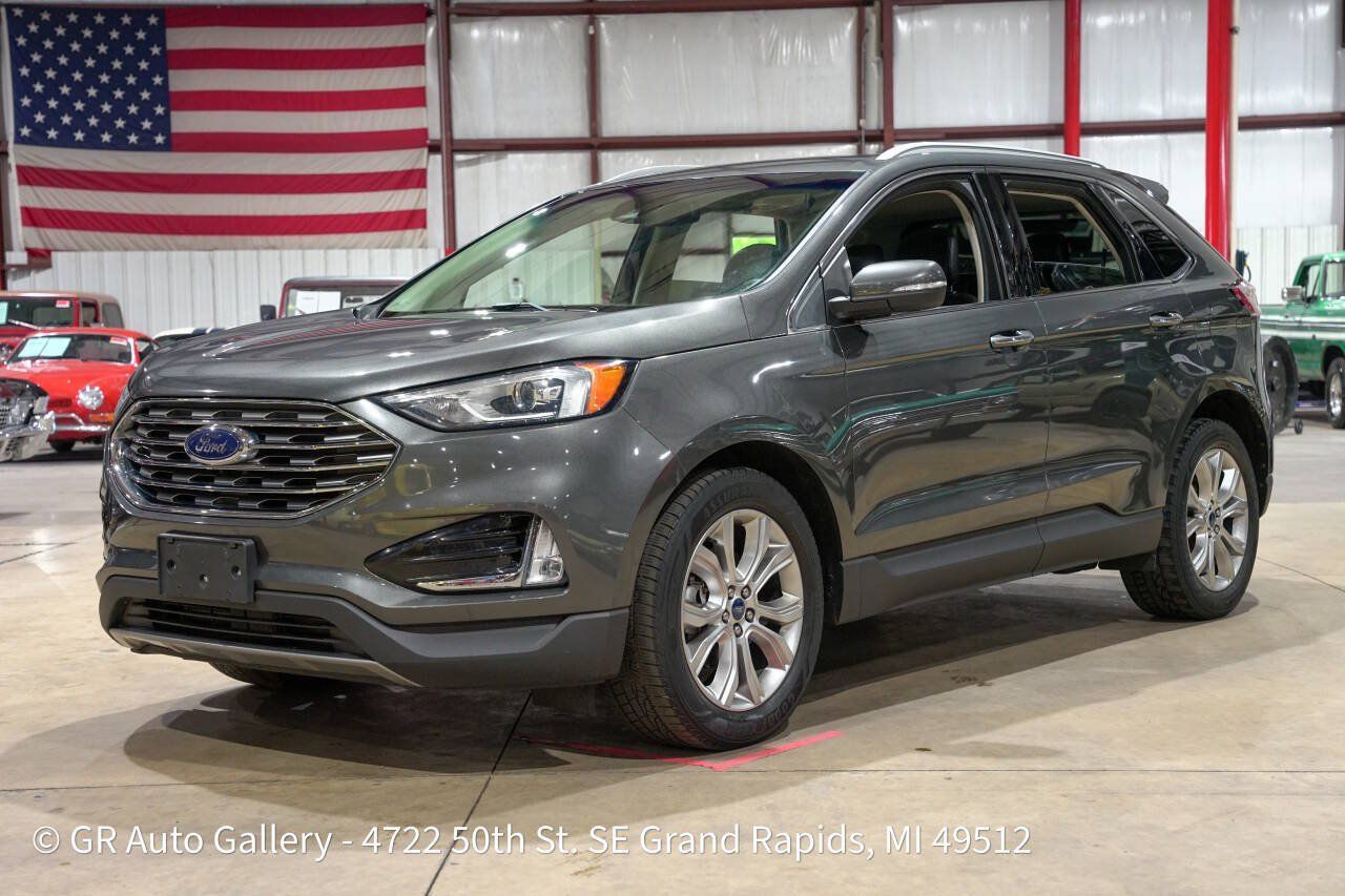 Used 2019 Ford Edge Titanium w/ Cargo Accessory Package FWD image 1