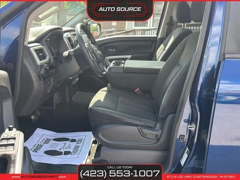 Used 2017 Nissan Titan SV AWD/4WD image 20