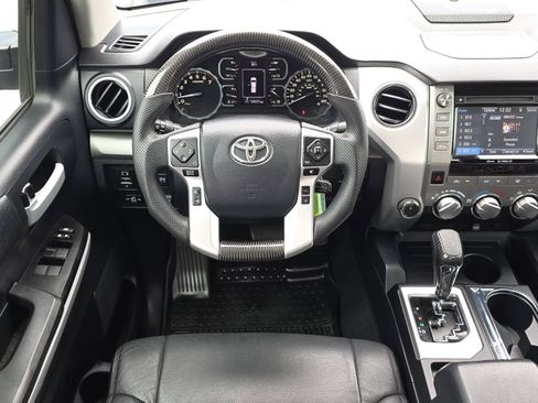 Used 2019 Toyota Tundra SR5 w/ SR5 Upgrade Package AWD/4WD image 11