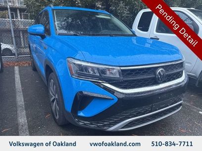 Certified 2024 Volkswagen Taos SE w/ Panoramic Sunroof Package