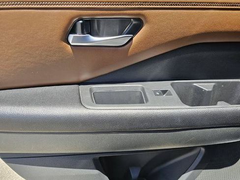 Used 2022 Nissan Pathfinder Platinum w/ Cargo Package FWD image 20