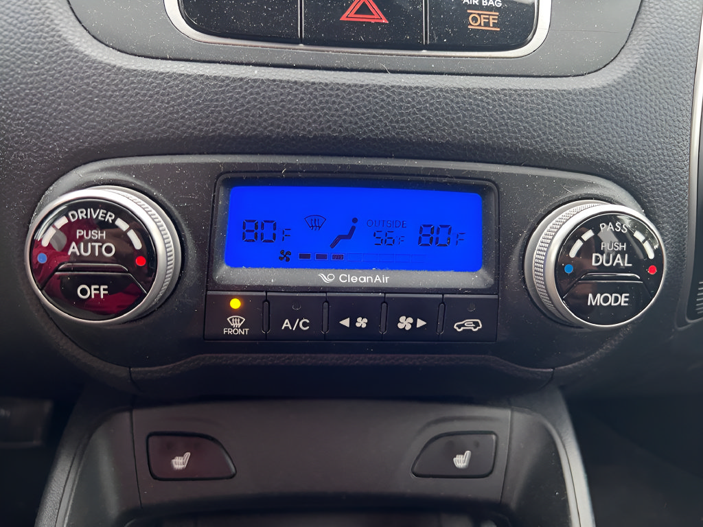 Used 2011 Hyundai Tucson Limited AWD/4WD image 25