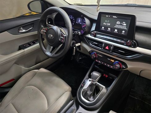 Used 2019 Kia Forte LXS image 11