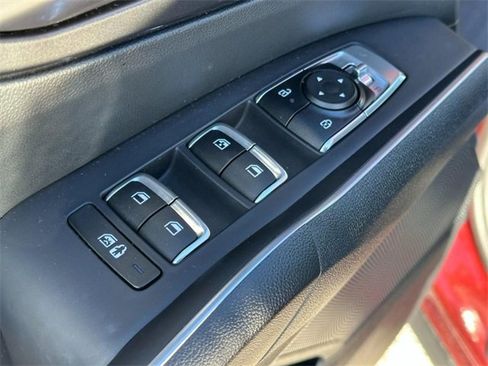 Used 2025 Kia Sorento S w/ Panoramic Sunroof Package image 18