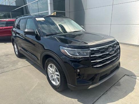 Certified 2026 Ford Explorer Active w/ Active Comfort Package RWD image 1