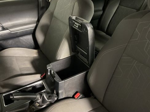 Used 2018 Toyota Tacoma TRD Sport AWD/4WD image 30