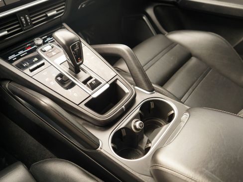 Used 2021 Porsche Cayenne Turbo image 50