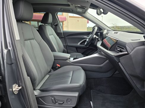 Certified 2025 Audi Q5 Premium w/ Convenience Package image 46