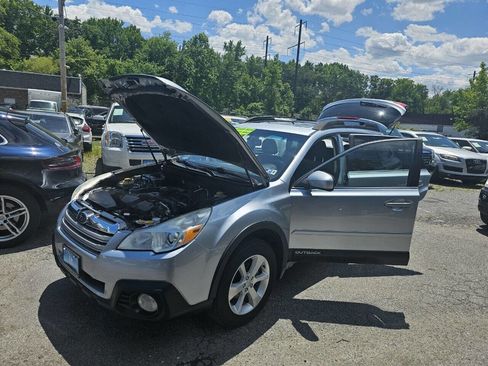 Used 2014 Subaru Outback 2.5i Premium w/ Moonroof Package image 9