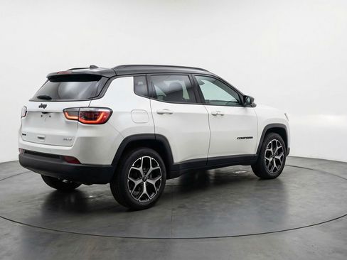 Used 2025 Jeep Compass Limited AWD/4WD image 9