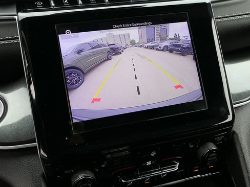 Used 2022 Jeep Grand Cherokee Altitude AWD/4WD image 19
