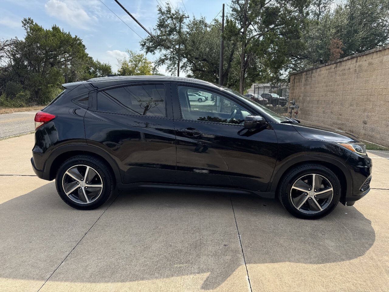 Used 2021 Honda HR-V EX image 15