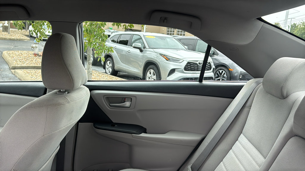 Used 2016 Toyota Camry LE FWD image 28