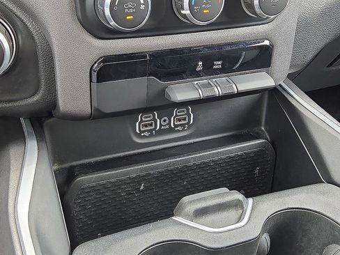 Used 2023 RAM 1500 Big Horn AWD/4WD image 30