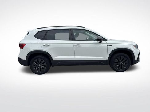 Used 2024 Volkswagen Taos S FWD image 4