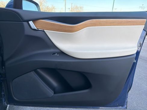 Used 2019 Tesla Model X 100D image 11