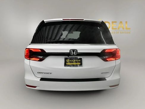 Used 2024 Honda Odyssey Sport image 6