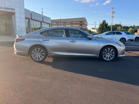 Used 2021 Lexus ES 300h w/ Premium Package FWD image 8