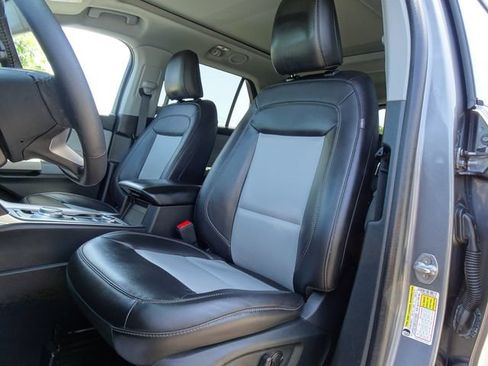 Used 2023 Ford Explorer XLT w/ Equipment Group 202A AWD/4WD image 11