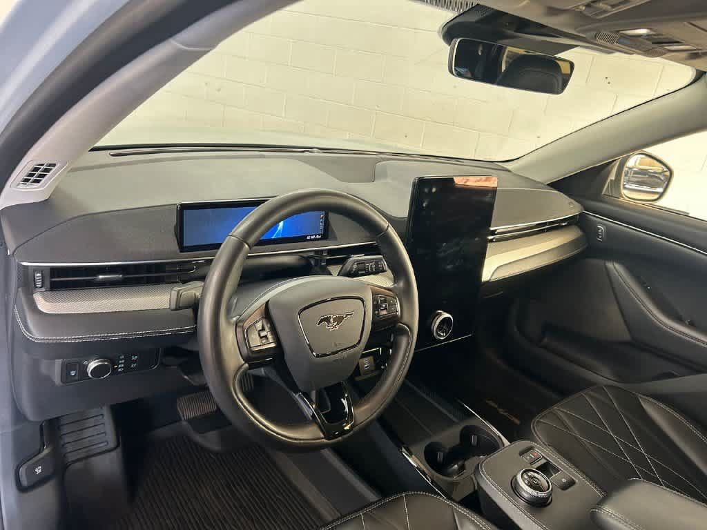 Used 2021 Ford Mustang Mach-E Select RWD image 2