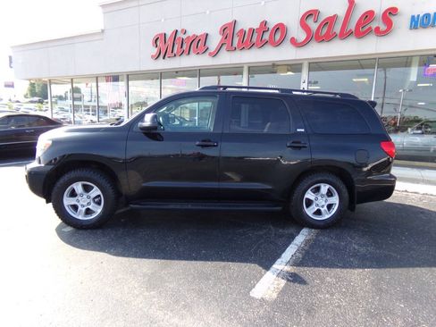 Used 2015 Toyota Sequoia SR5 w/ Premium Package AWD/4WD image 2