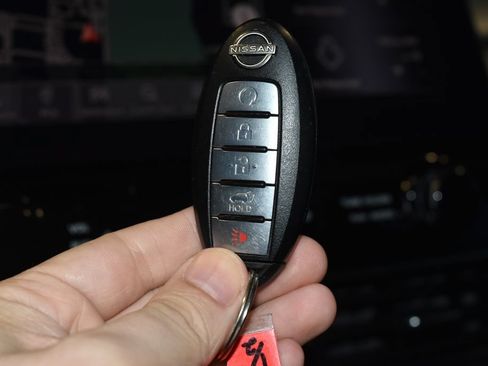 Used 2021 Nissan Armada SL w/ Captain's Chairs Package AWD/4WD image 23