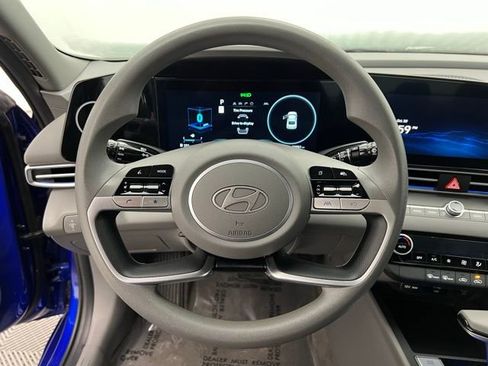 Used 2024 Hyundai Elantra SEL image 9