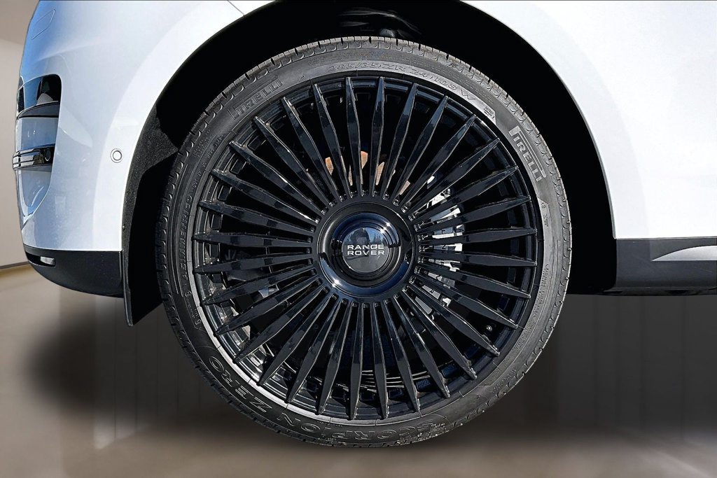 New 2026 Land Rover Range Rover Sport SE AWD/4WD image 13