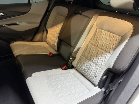 Used 2023 Chevrolet Equinox LS image 32