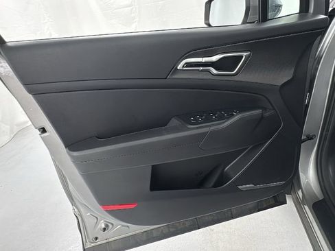 Used 2024 Kia Sportage LX image 18