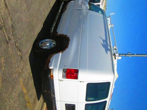 Used 2009 Ford E-250 and Econoline 250 image 11