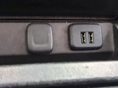 Used 2015 Chevrolet Suburban LTZ image 33