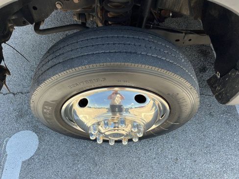 Used 2015 Ford F550 4x4 Regular Cab Super Duty image 27